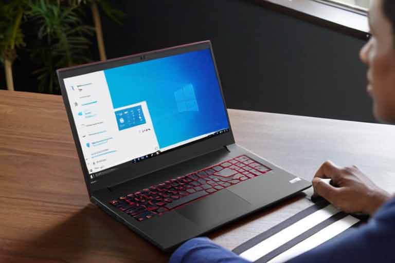 ¿Cómo puedo hacer si mi portátil Lenovo IdeaPad no carga por más que la conecte?