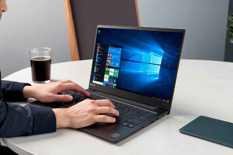 ¿Cómo resolver la pantalla parpadeante en Lenovo IdeaPad S340?